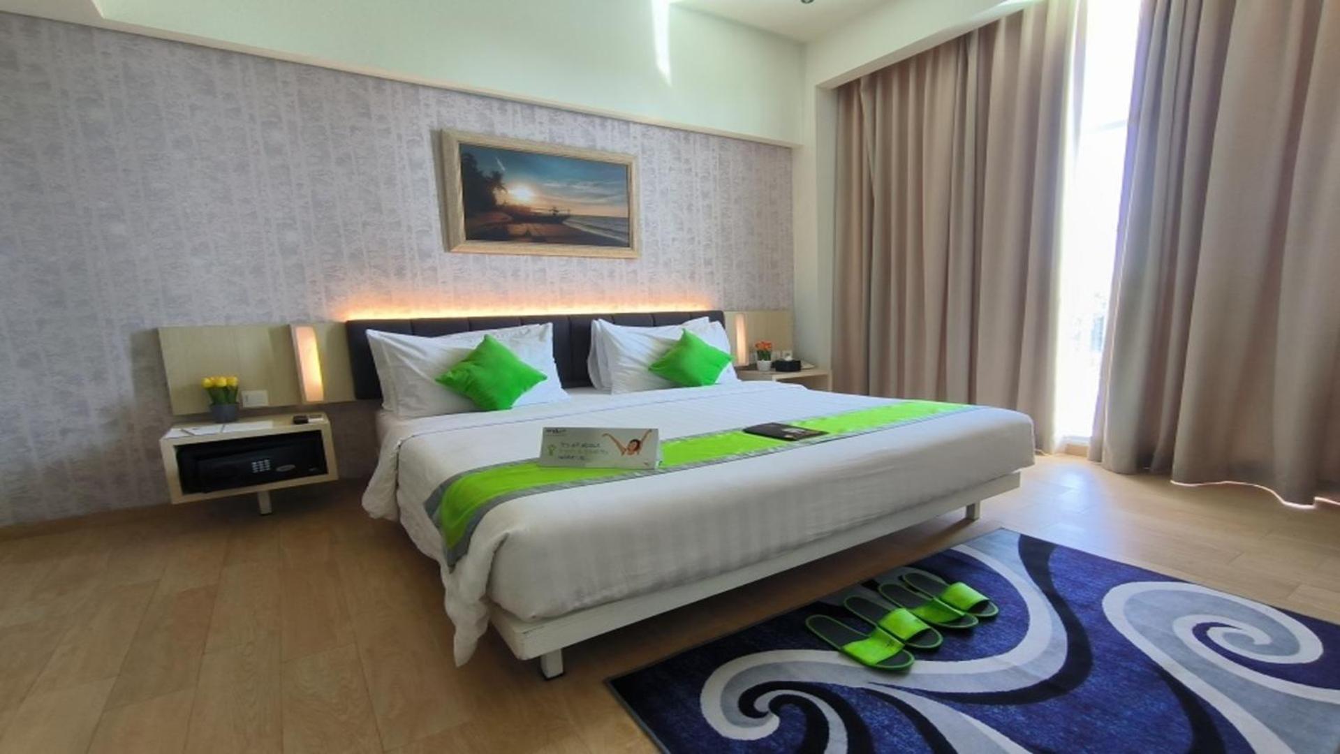 Whiz Prime Hotel Sudirman Чилачап Экстерьер фото