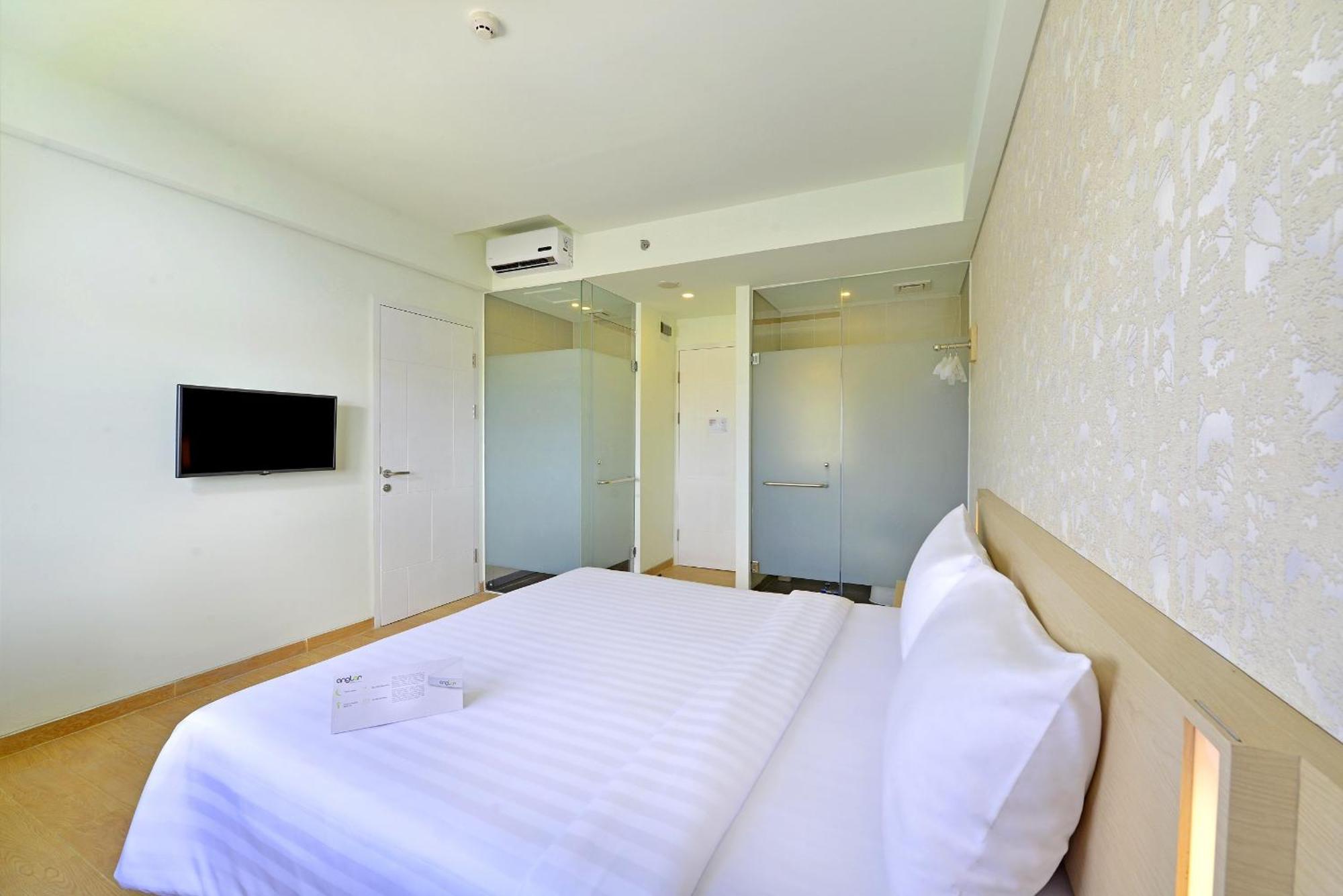 Whiz Prime Hotel Sudirman Чилачап Экстерьер фото